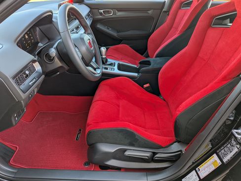 Used 2025 Honda Civic Type R image 11