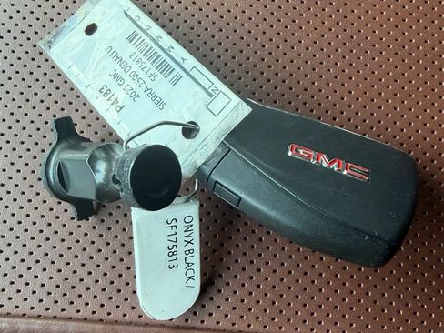 Used 2025 GMC Sierra 2500 Denali Ultimate AWD/4WD image 32