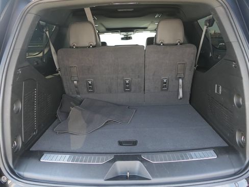 Used 2024 Chevrolet Suburban RST RWD image 22