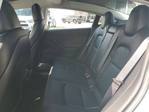 Used 2018 Tesla Model 3 Long Range image 10