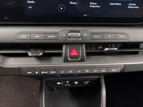 Used 2025 Kia K4 LXS image 13