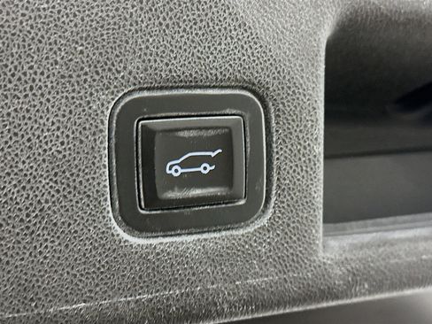 Used 2018 Chevrolet Equinox LT w/ Sun & Infotainment Package image 30