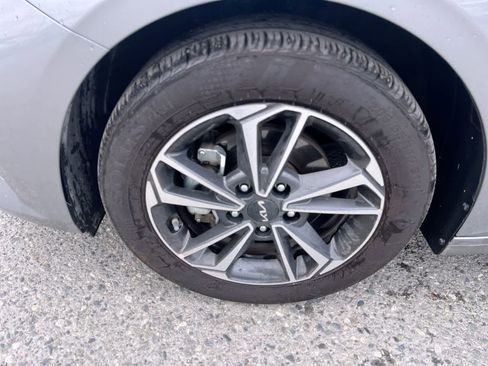 Used 2024 Kia Forte LXS image 10