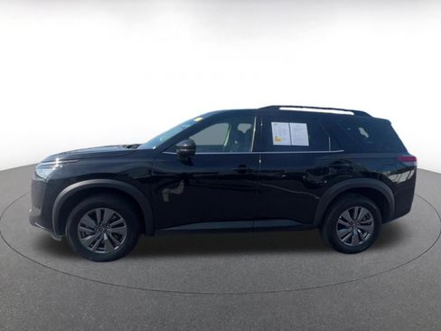 Used 2025 Nissan Pathfinder SV FWD image 9
