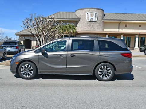 Used 2022 Honda Odyssey EX-L image 2