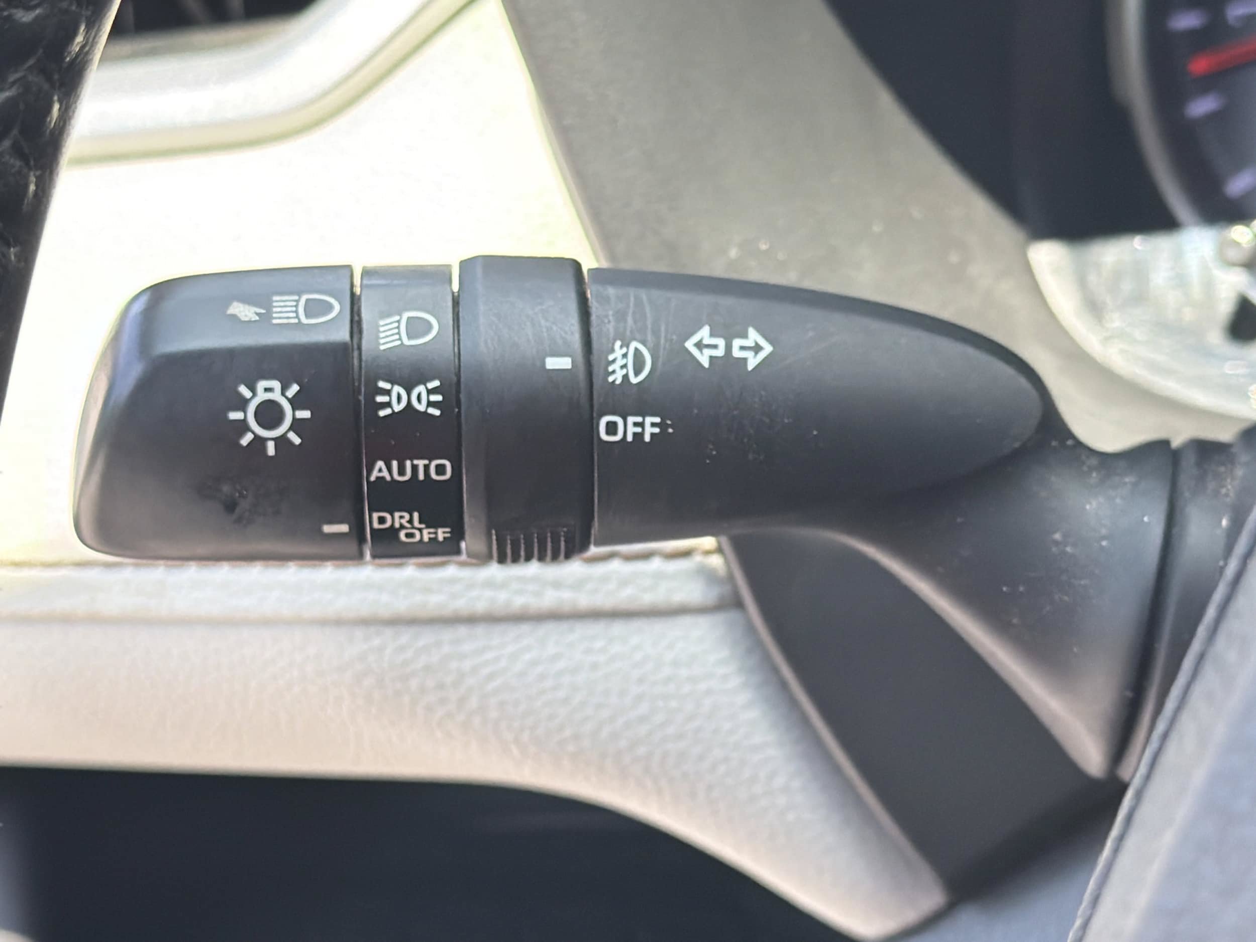 Used 2019 Toyota RAV4 XLE Premium w/ Cold Weather Package FWD image 17