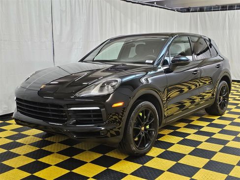 Used 2019 Porsche Cayenne Base image 7