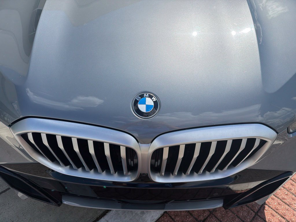 Used 2024 BMW X5 xDrive40i w/ M Sport Package AWD/4WD image 13
