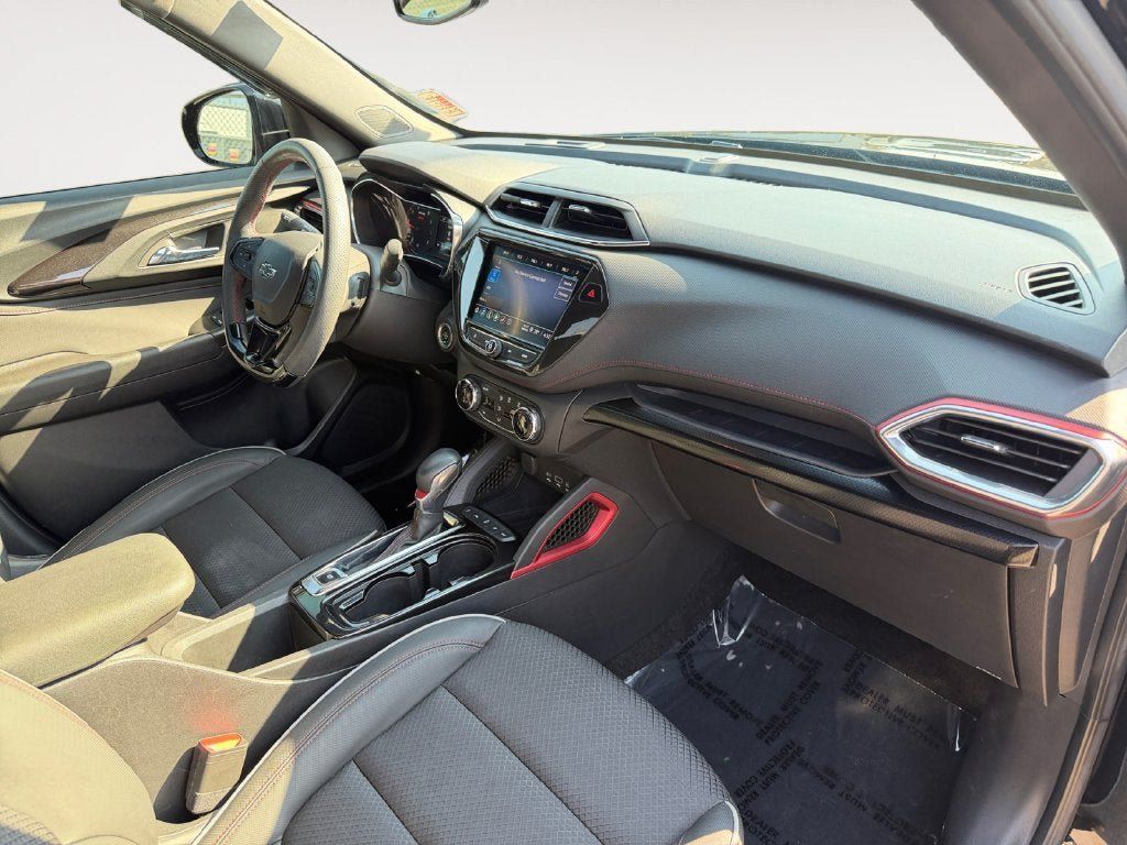 Used 2023 Chevrolet TrailBlazer RS w/ Convenience Package AWD/4WD image 26