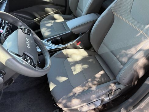 Used 2026 Kia Niro LX FWD image 31