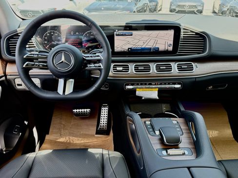 New 2026 Mercedes-Benz GLS 450 4MATIC image 28