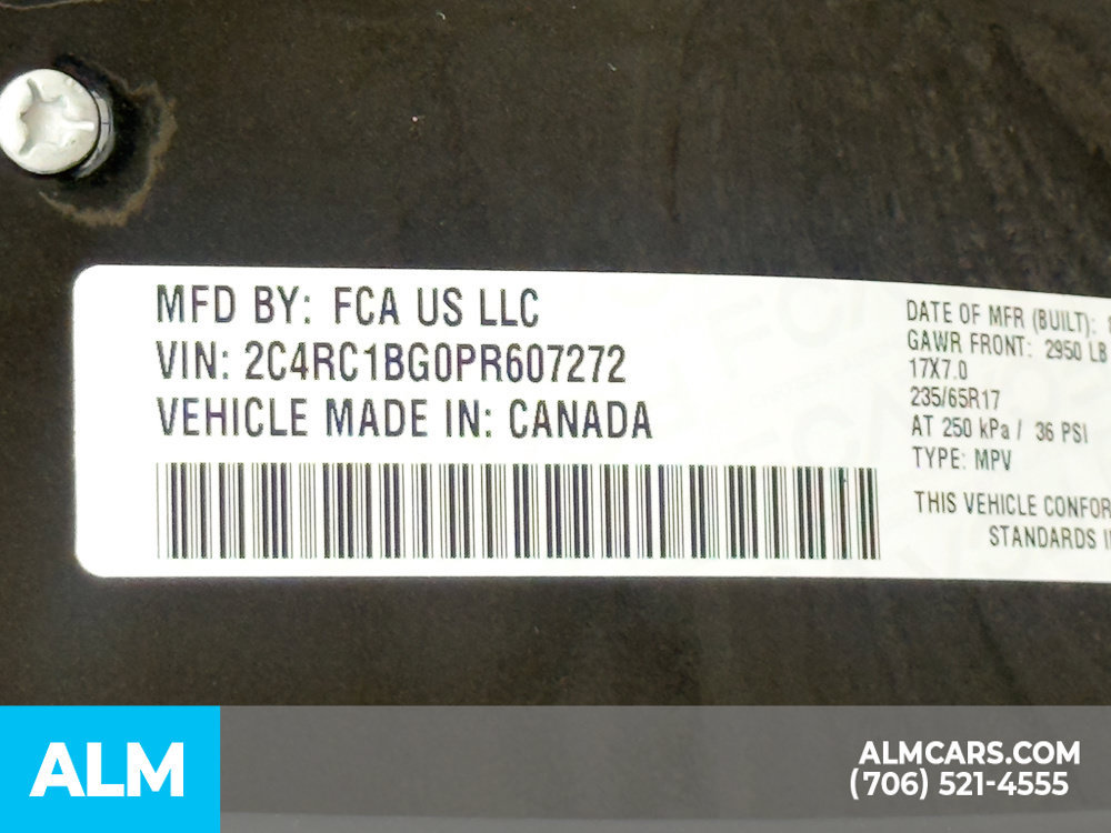 Used 2023 Chrysler Pacifica Touring-L FWD image 27
