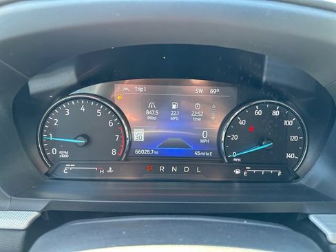 Used 2022 Ford Explorer XLT w/ Equipment Group 202A AWD/4WD image 15