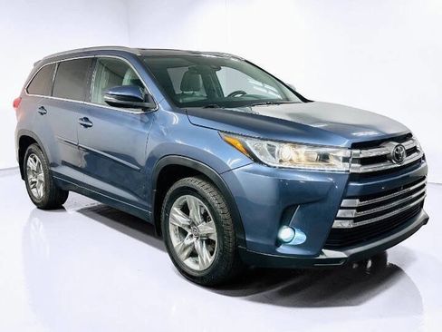 Used 2019 Toyota Highlander Limited Platinum image 2