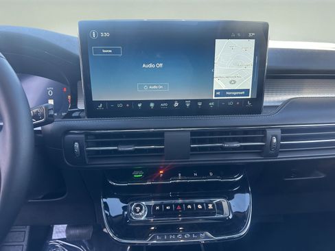 New 2026 Lincoln Corsair Premiere image 14