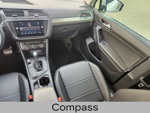 Used 2018 Volkswagen Tiguan SE w/ Panoramic Sunroof Package image 15