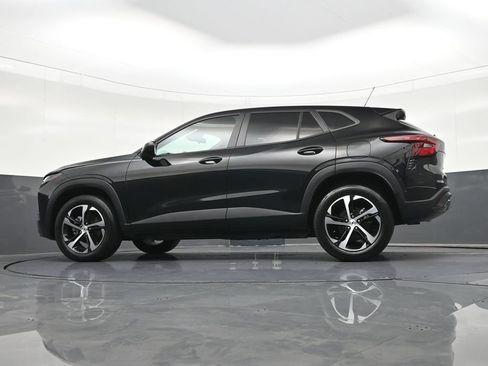 Used 2024 Chevrolet Trax RS FWD image 23