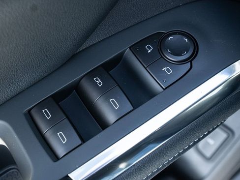 New 2026 Chevrolet Traverse LT image 19