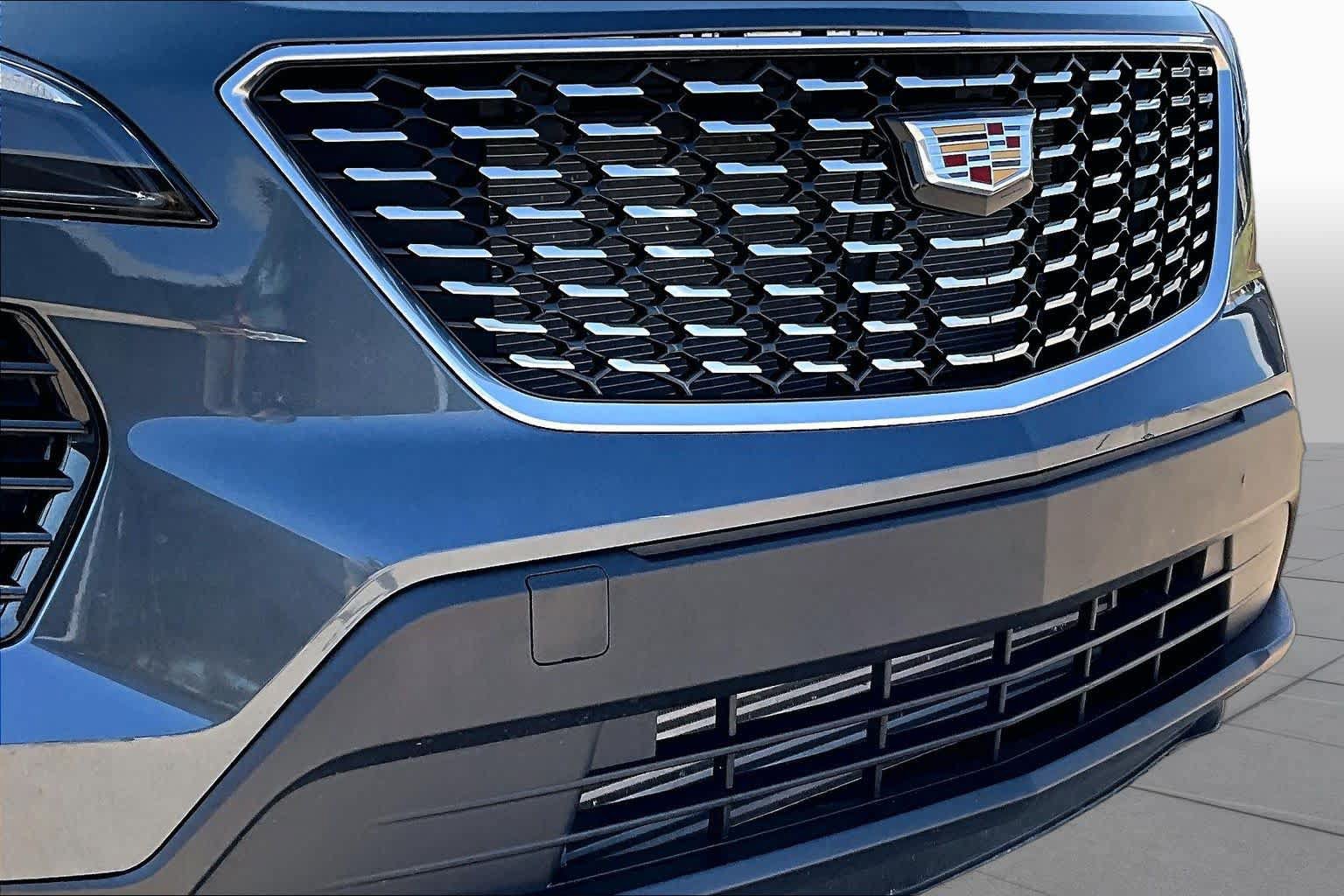 Used 2019 Cadillac XT4 Luxury w/ Cold Weather Package FWD image 29