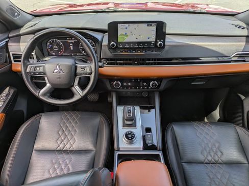 Used 2024 Mitsubishi Outlander SEL AWD/4WD image 18