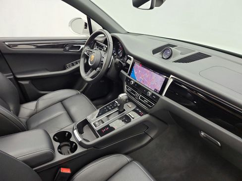 Used 2022 Porsche Macan GTS AWD/4WD image 18