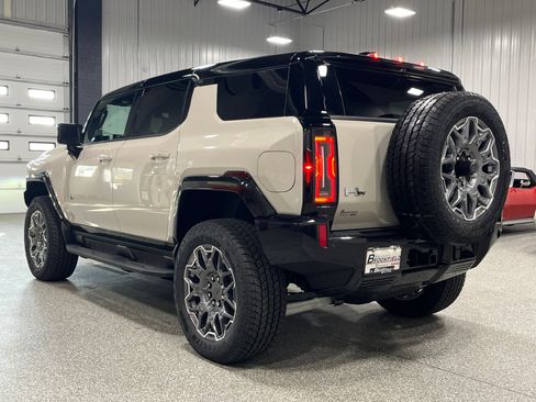New 2026 GMC Hummer EV SUV image 3