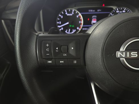 Used 2023 Nissan Rogue S image 15