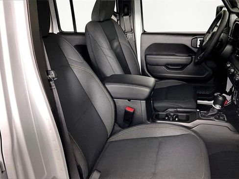 New 2025 Jeep Gladiator Sport image 12