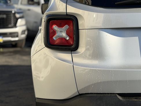 Certified 2019 Jeep Renegade Altitude w/ Quick Order Package 22M image 9