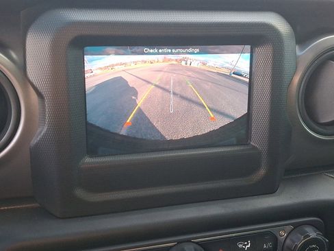 Used 2022 Jeep Wrangler Unlimited Sport S image 19