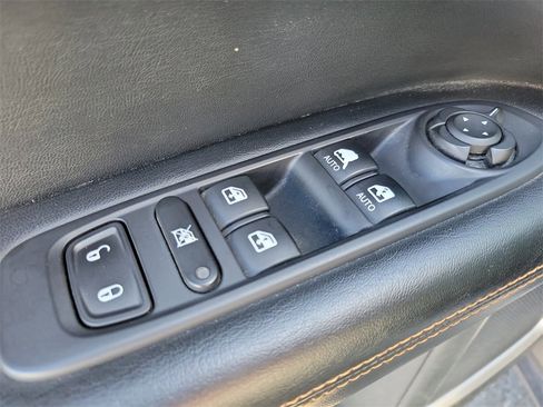 Used 2019 Jeep Compass Limited image 18