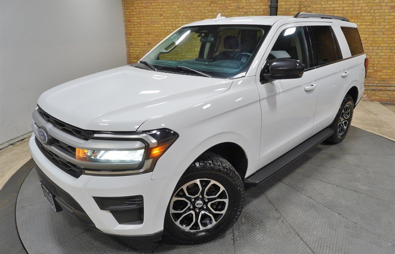 Used 2024 Ford Expedition XL AWD/4WD image 2