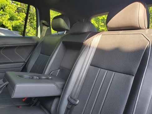 Used 2023 Volkswagen Tiguan SE R-Line FWD image 41