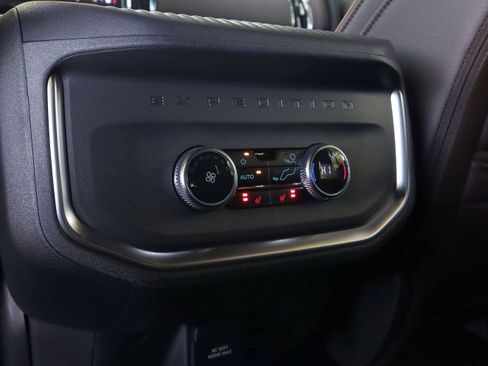 Used 2025 Ford Expedition Max King Ranch image 25