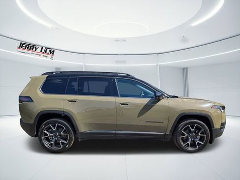 New 2026 Jeep Cherokee Overland image 2