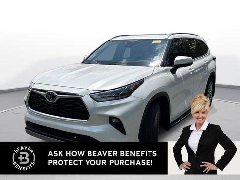 Certified 2026 Toyota Highlander Platinum AWD/4WD image 1