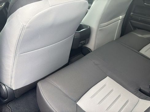 Used 2023 Toyota Highlander XLE AWD/4WD image 21