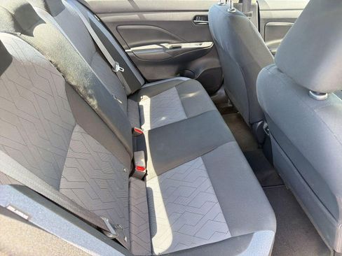 Used 2025 Nissan Versa SV FWD image 32