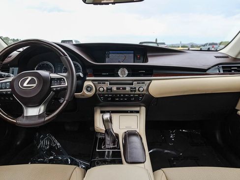 Used 2018 Lexus ES 350 w/ Navigation System Package FWD image 12