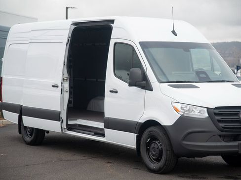 New 2025 Mercedes-Benz Sprinter 2500 image 11