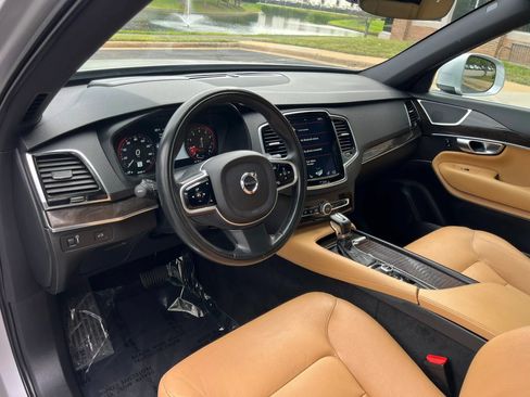 Used 2017 Volvo XC90 T6 Momentum w/ Vision Package AWD/4WD image 15