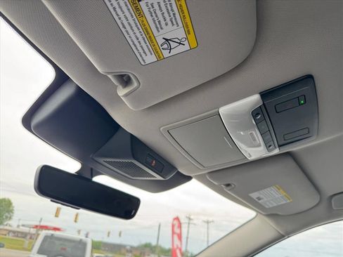 Used 2024 Nissan Pathfinder SL FWD image 25