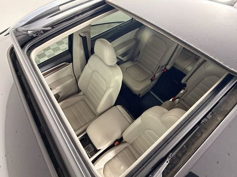 Used 2019 Volkswagen Atlas SEL Premium image 22