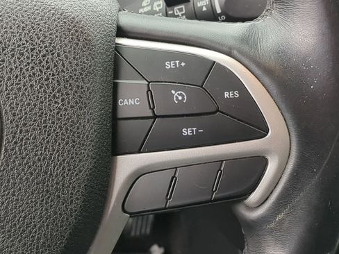 Used 2018 Jeep Cherokee Trailhawk w/ Comfort/Convenience Group image 29