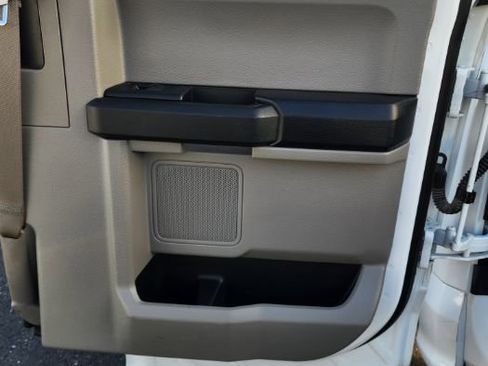 Used 2017 Ford F250 XL w/ Power Equipment Group image 21