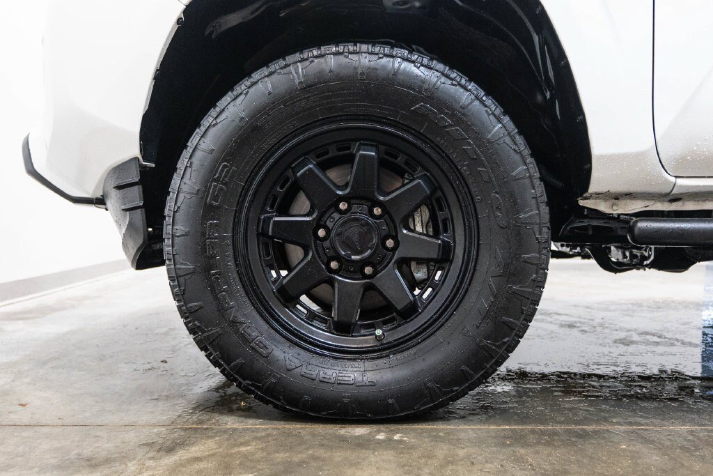 Used 2023 Toyota Tacoma SR AWD/4WD image 9