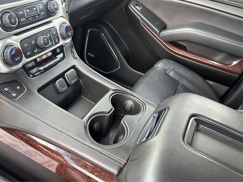 Used 2019 GMC Yukon XL SLT image 19