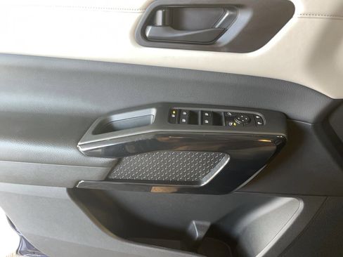 Used 2024 Nissan Pathfinder SV w/ Cargo Package image 12