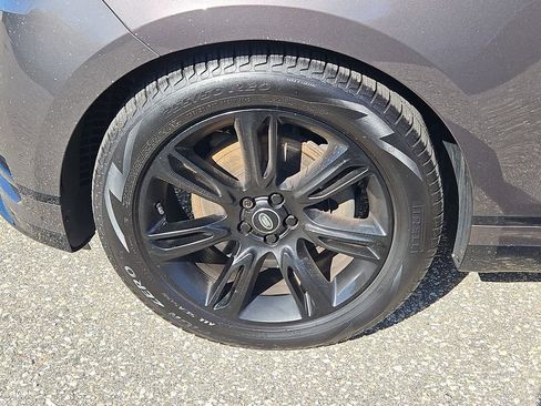 Used 2023 Land Rover Range Rover Velar R-Dynamic S image 7