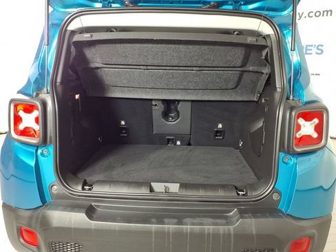 Used 2021 Jeep Renegade Limited AWD/4WD image 9